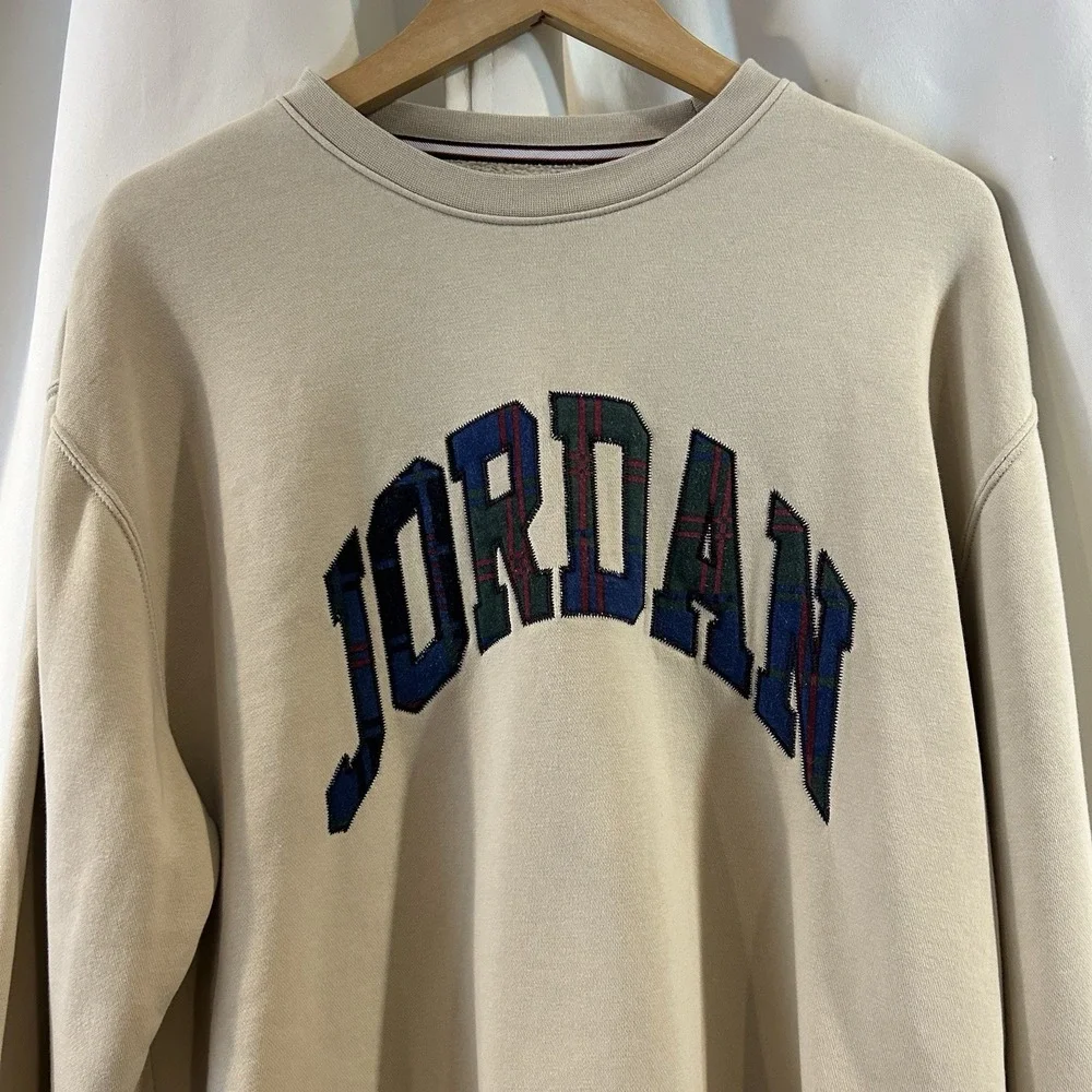 Nike Air Jordan Essential Holiday Fleece Crew Sweetshirt Size Medium‎